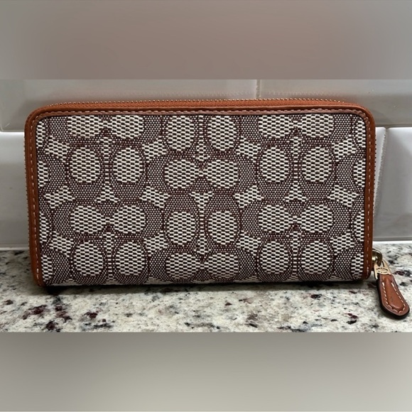 Coach Brown and Cream Wallet with Penguin Design NWT - Picture 3 of 9